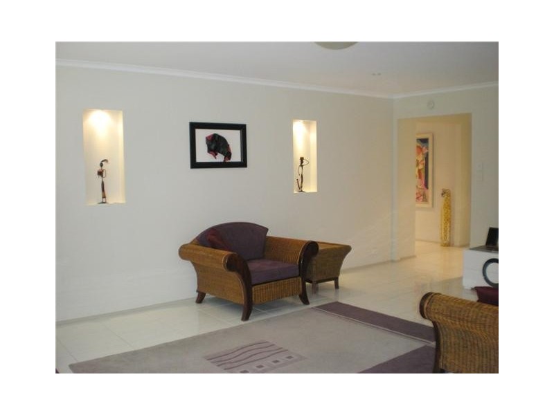 23 Curlew Crescent, Burleigh Waters QLD 4220