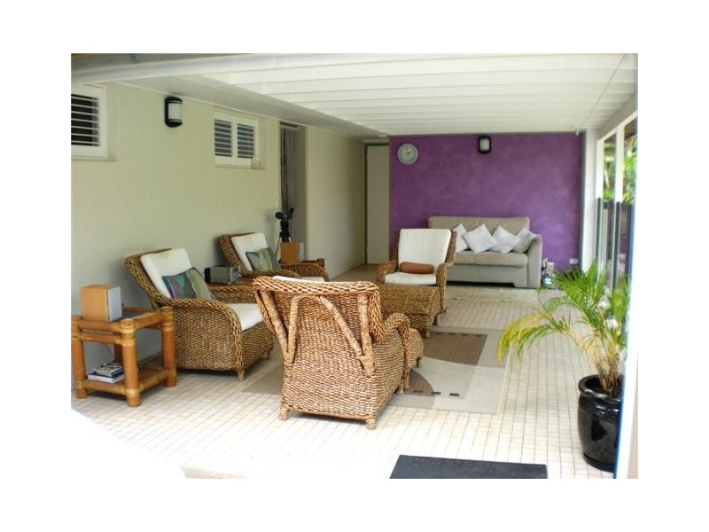 23 Curlew Crescent, Burleigh Waters QLD 4220