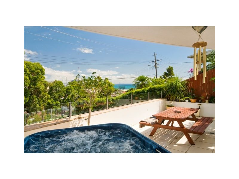 2/50 Rutledge Street, Coolangatta QLD 4225