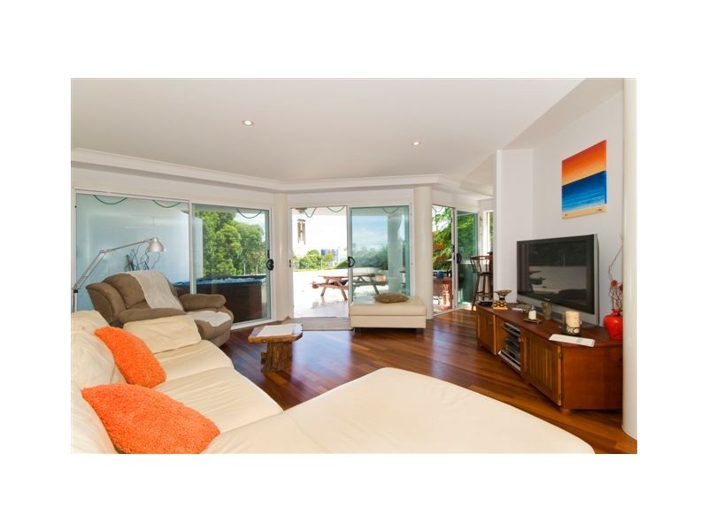 2/50 Rutledge Street, Coolangatta QLD 4225