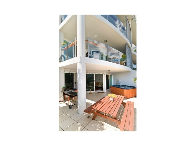 2/50 Rutledge Street, Coolangatta QLD 4225