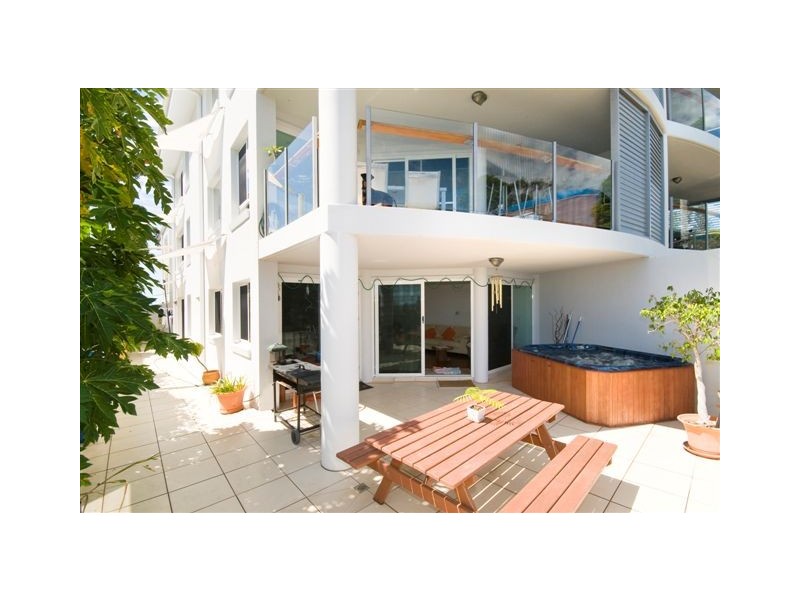2/50 Rutledge Street, Coolangatta QLD 4225