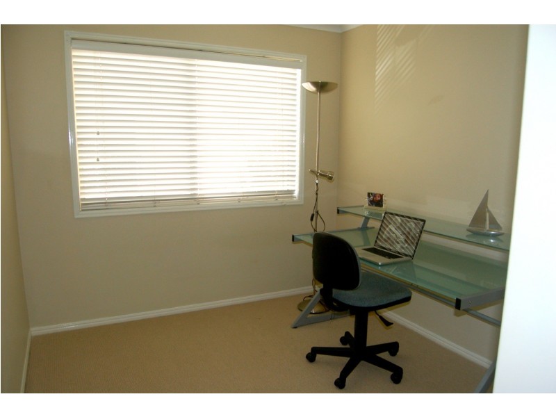 2/3 Labrador Street, Labrador QLD 4215