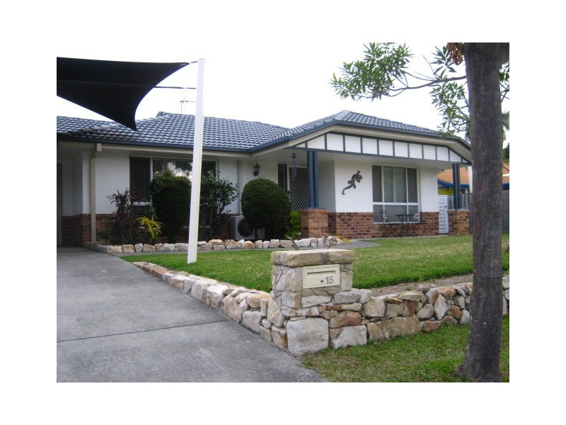 15 Queen Charlotte Court, Mudgeeraba QLD 4213