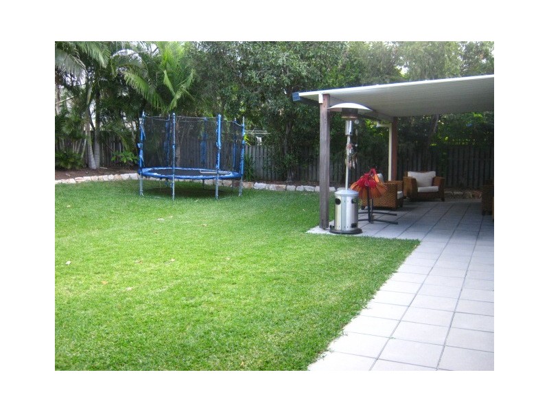 15 Queen Charlotte Court, Mudgeeraba QLD 4213