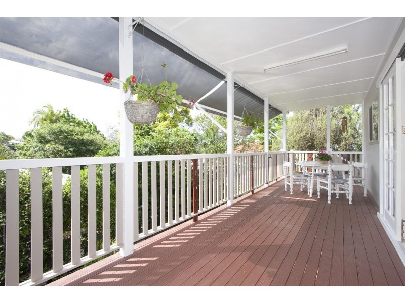 29 Galsworthy Street, Holland Park West QLD 4121