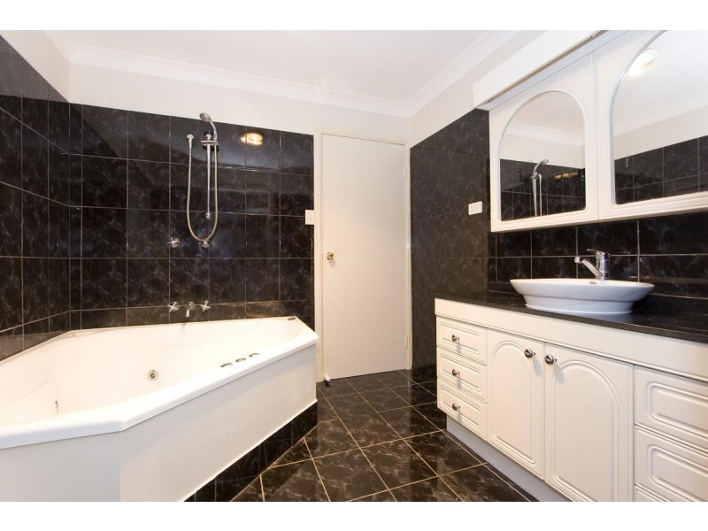 29 Galsworthy Street, Holland Park West QLD 4121