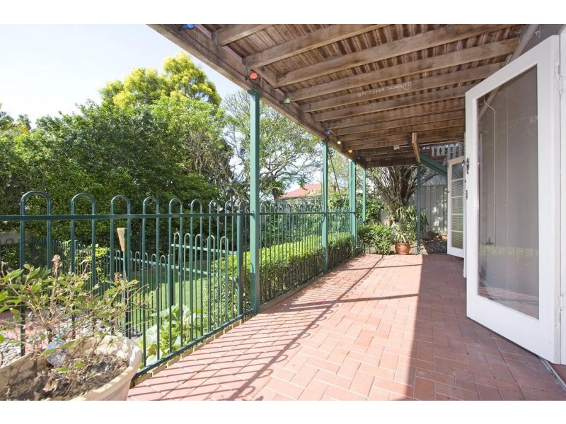 29 Galsworthy Street, Holland Park West QLD 4121