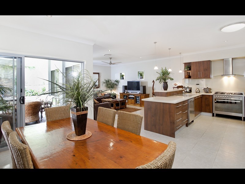 52 Kelsey Street, Coorparoo QLD 4151