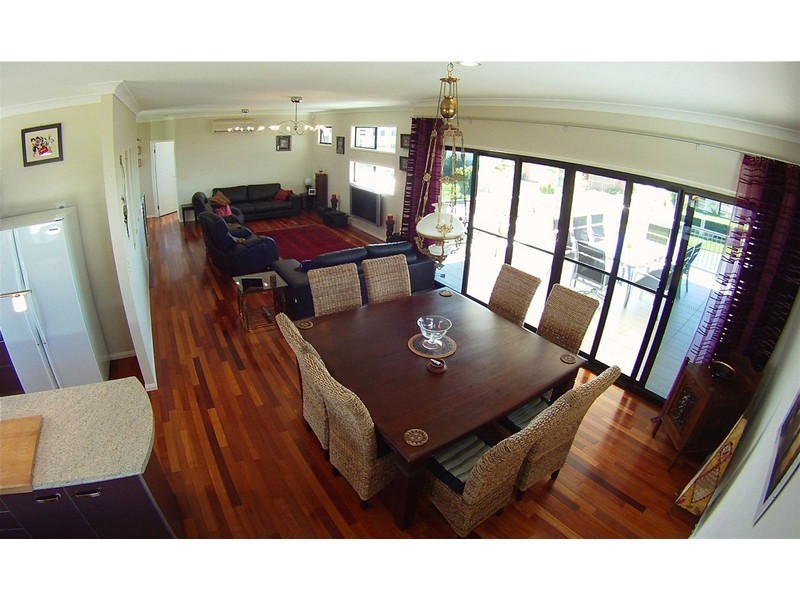 49 The Esplanade, Jacobs Well QLD 4208