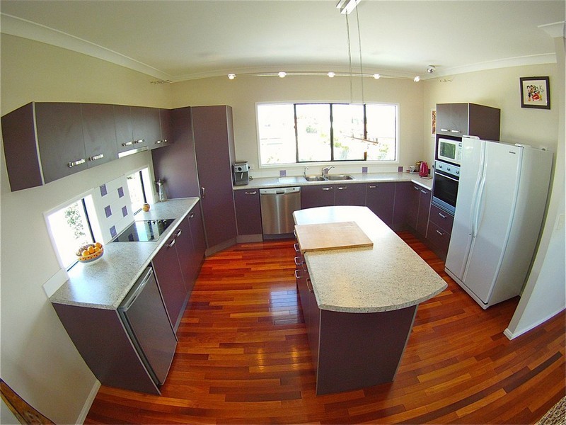 49 The Esplanade, Jacobs Well QLD 4208