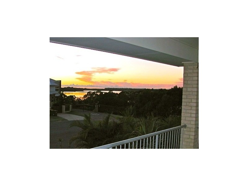 49 The Esplanade, Jacobs Well QLD 4208