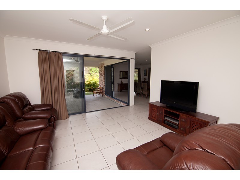 2 Barlee Place, Maudsland QLD 4210