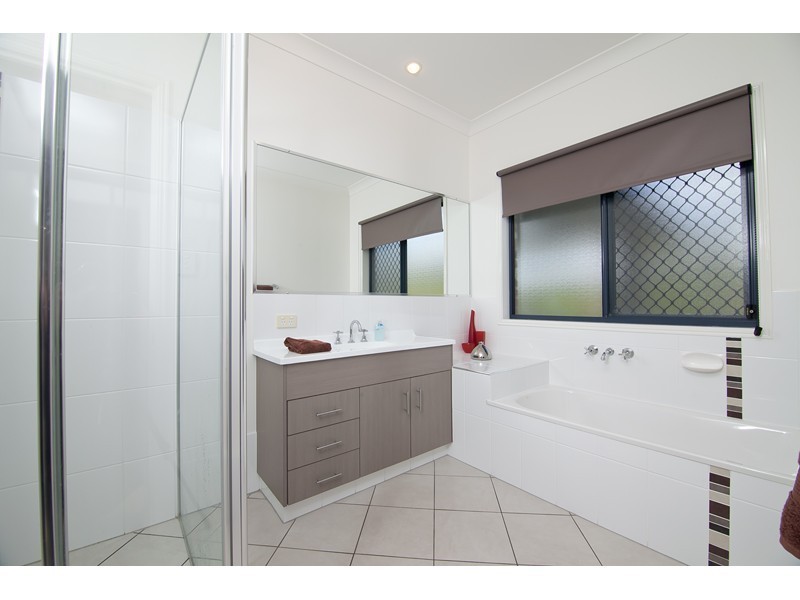 2 Barlee Place, Maudsland QLD 4210