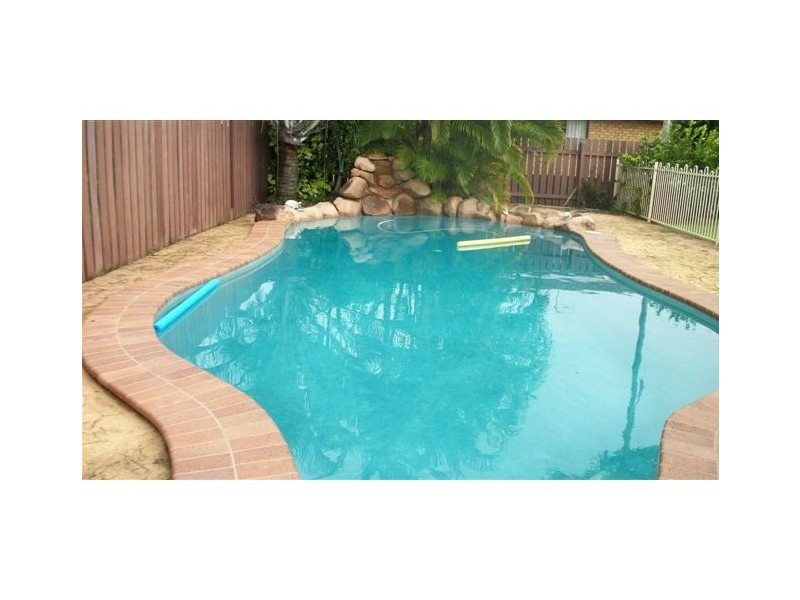 24 Gibson Street, Avenell Heights QLD 4670