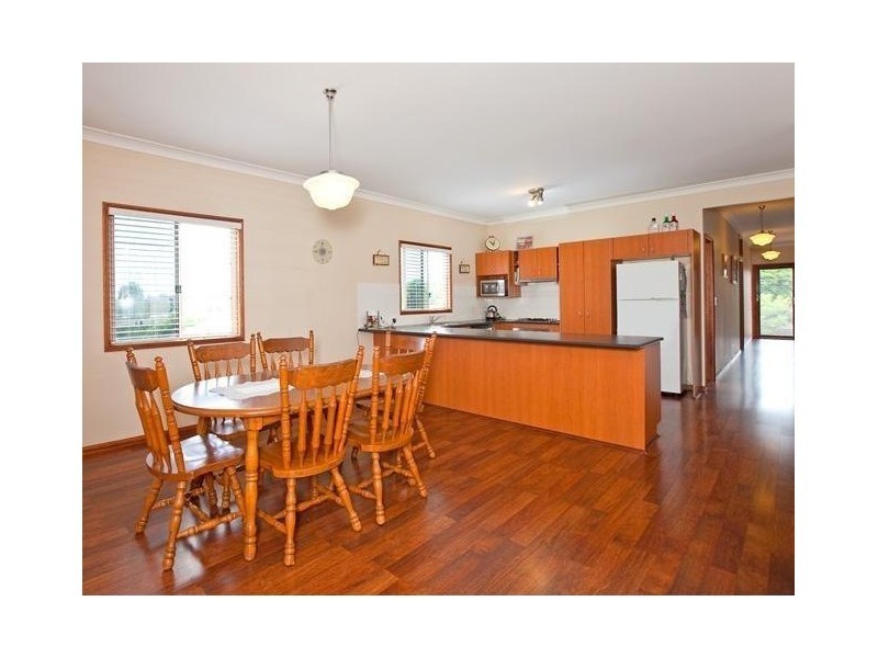 9 Grainger Street, Wynnum QLD 4178