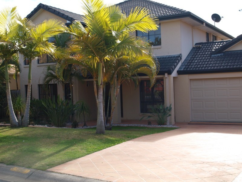 7 Ranier Crescent, Varsity Lakes QLD 4227