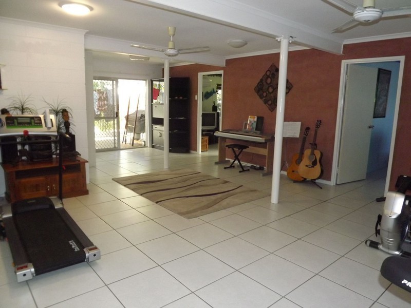 25 Buna Avenue, Mundingburra QLD 4812