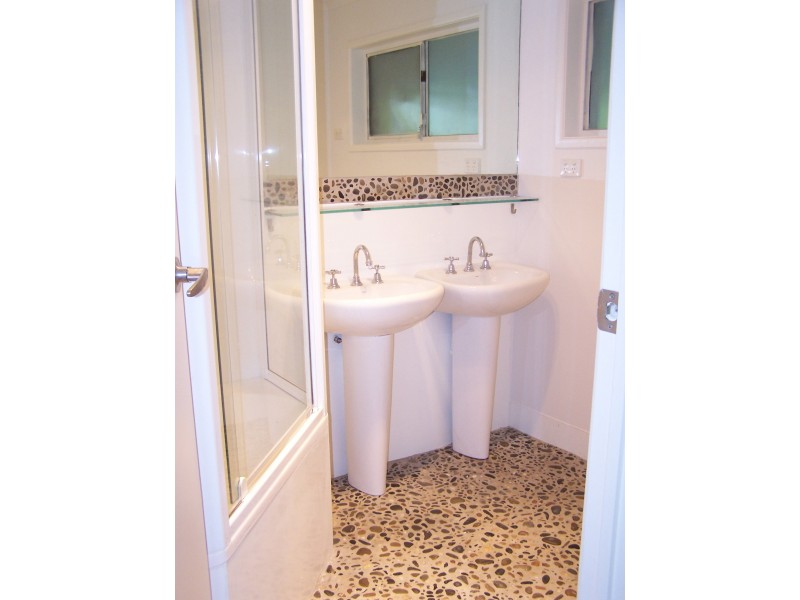 34 Barron Road, Birkdale QLD 4159