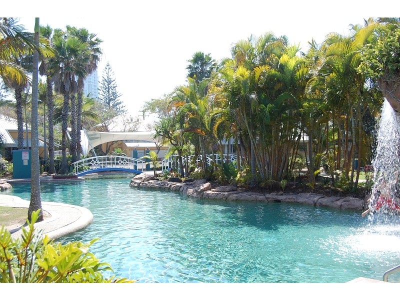 127/10 Alexandra Avenue, Broadbeach QLD 4218