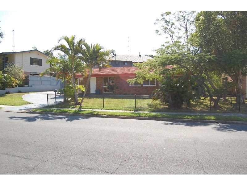 27 Enid Avenue, Southport QLD 4215