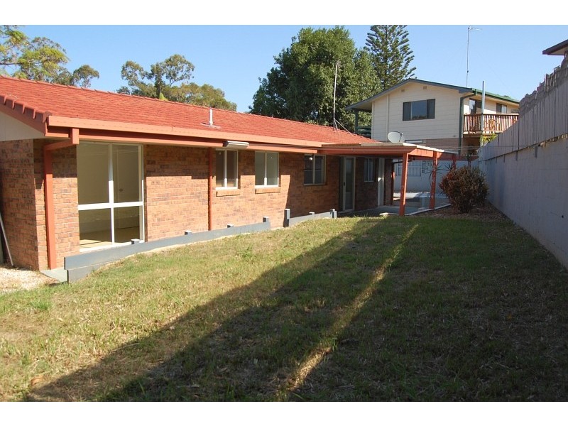 27 Enid Avenue, Southport QLD 4215