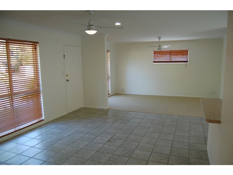 27 Enid Avenue, Southport QLD 4215