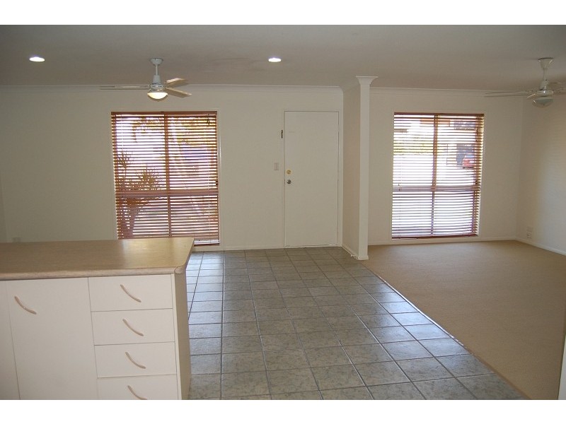 27 Enid Avenue, Southport QLD 4215