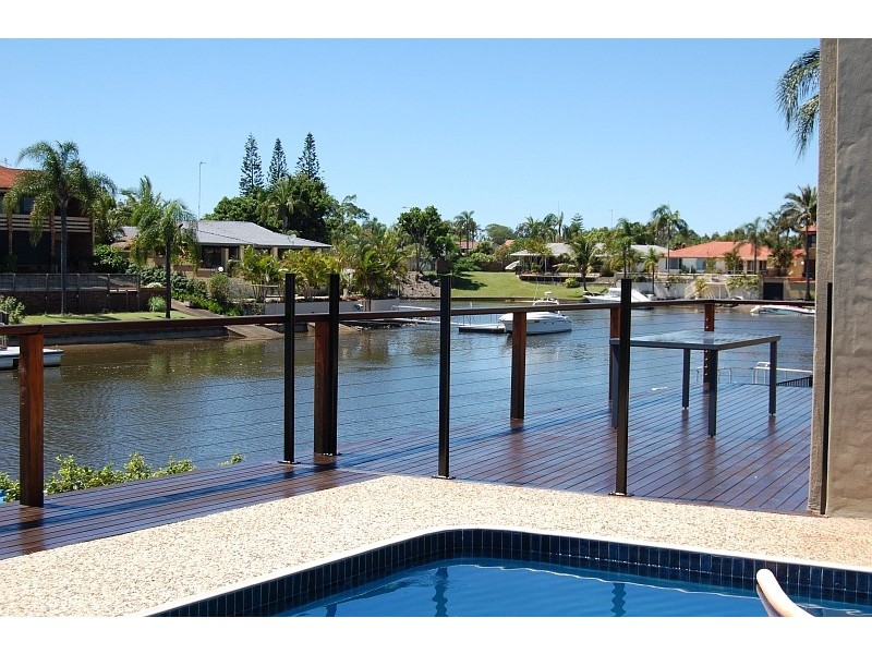 8 Saywell Street, Sorrento QLD 4217