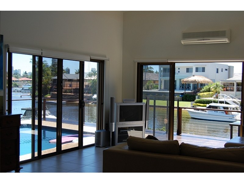 8 Saywell Street, Sorrento QLD 4217