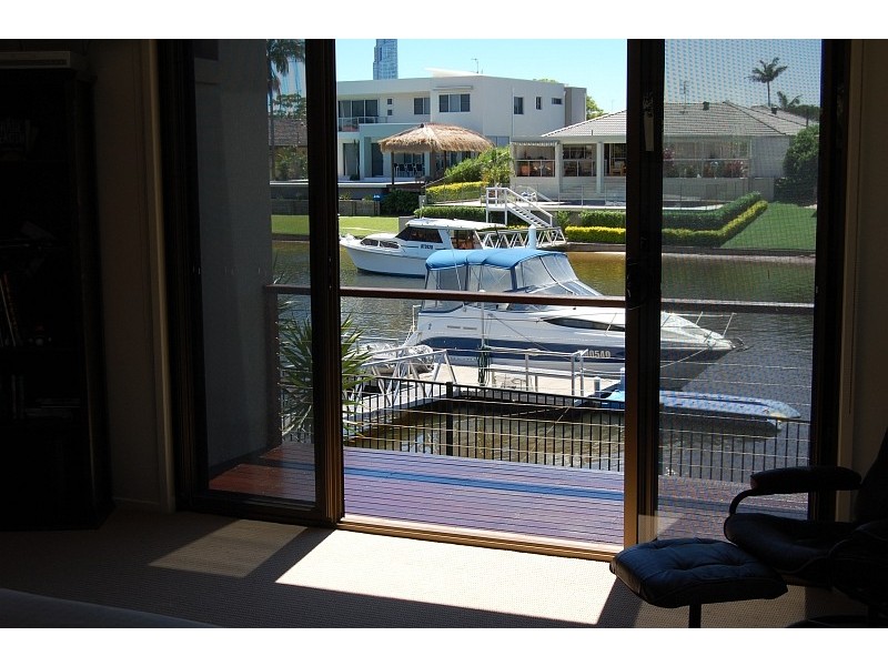 8 Saywell Street, Sorrento QLD 4217