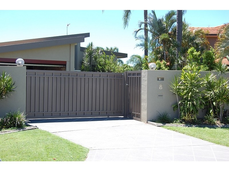 8 Saywell Street, Sorrento QLD 4217