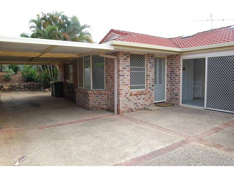 Villa 2/12 Ash Court, Arundel QLD 4214