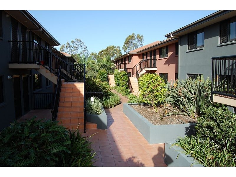 15/7 Brown Street, Labrador QLD 4215