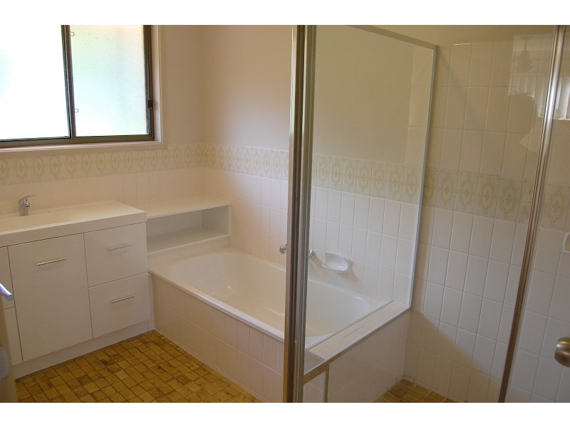 331 Ashmore Road, Benowa QLD 4217