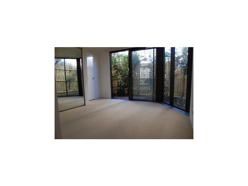 101/2-8 Albert Avenue, Broadbeach QLD 4218