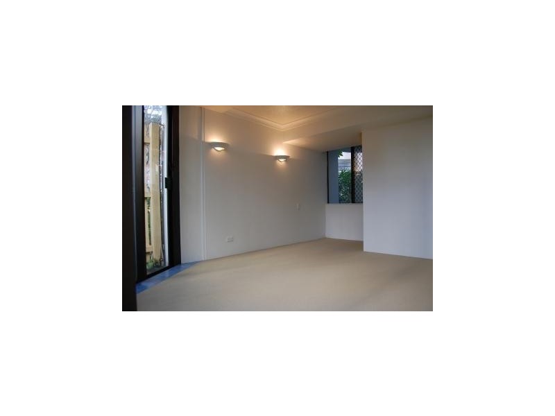 101/2-8 Albert Avenue, Broadbeach QLD 4218