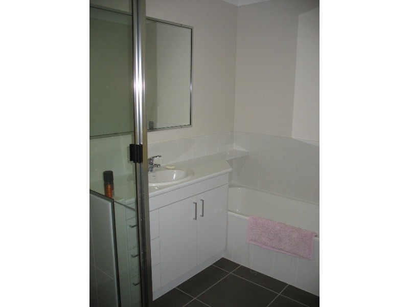 2/39 Valley Drive, Cannonvale QLD 4802