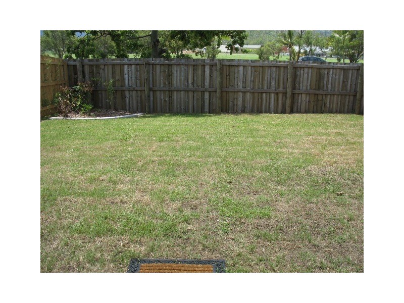 2/39 Valley Drive, Cannonvale QLD 4802