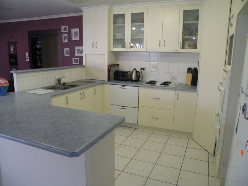 13 Kidston Avenue, Rural View QLD 4740