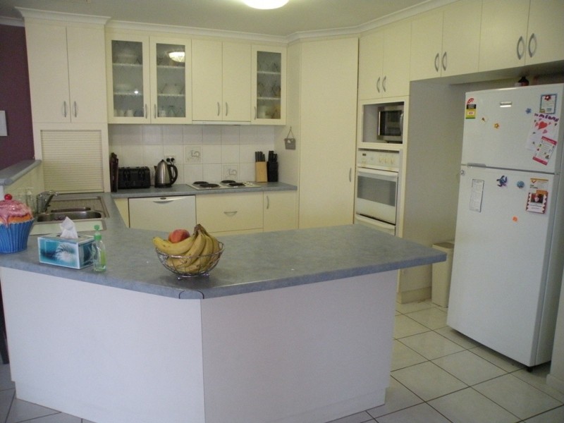 13 Kidston Avenue, Rural View QLD 4740
