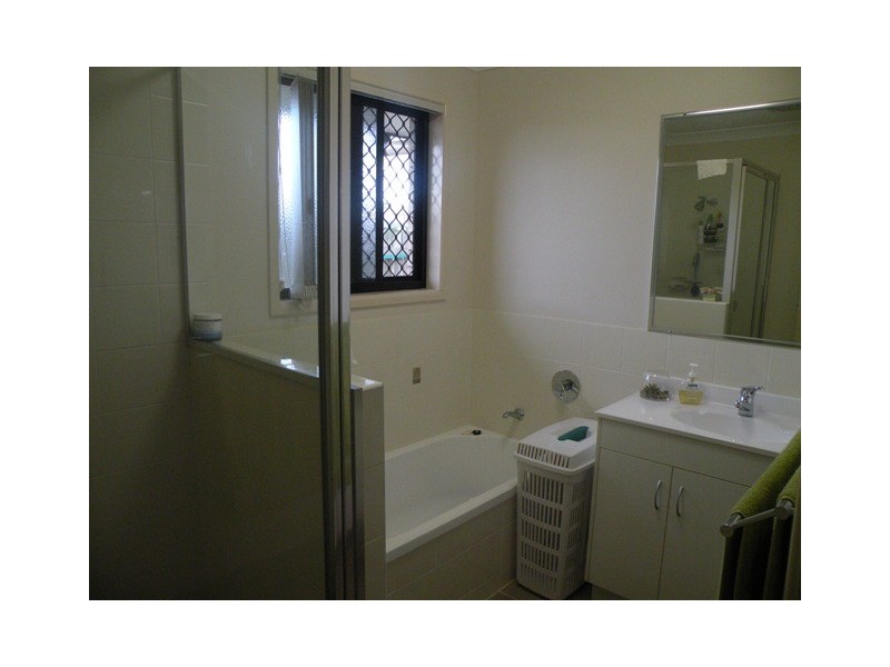 1 Armstrong Court, Marian QLD 4753