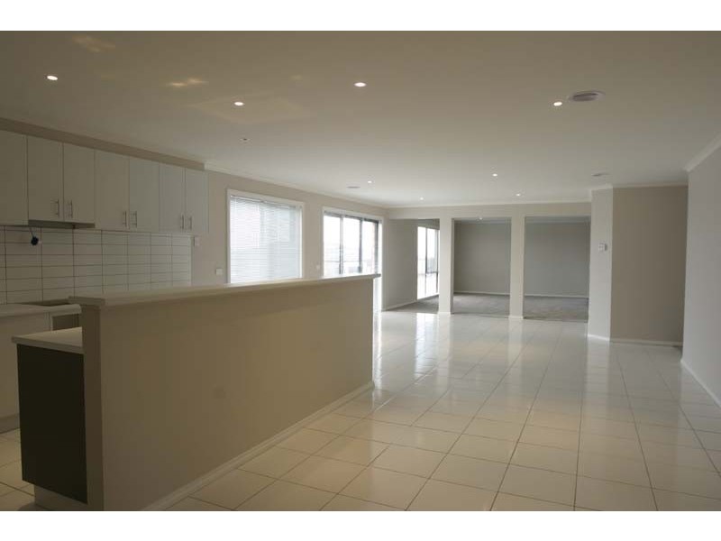 Roxburgh Park VIC 3064