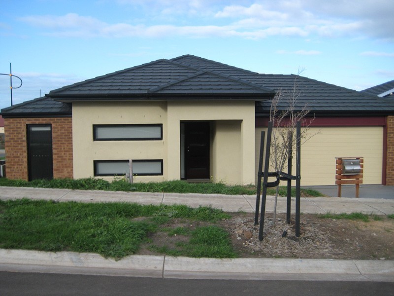 1 Bondin Grove, Greenvale VIC 3059