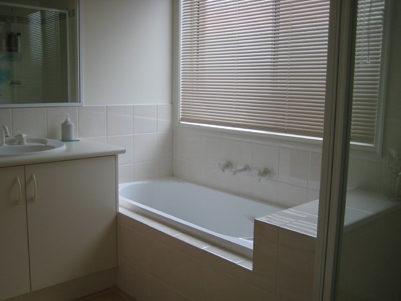 Caroline Springs VIC 3023