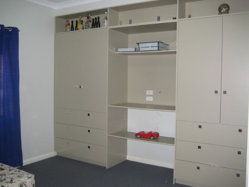 Taylors Hill VIC 3037