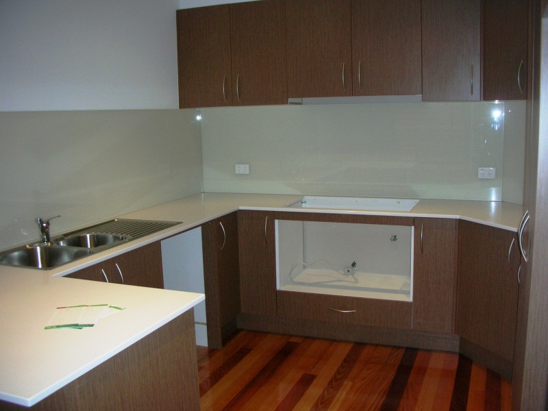 2/176 woods street, Newport VIC 3015