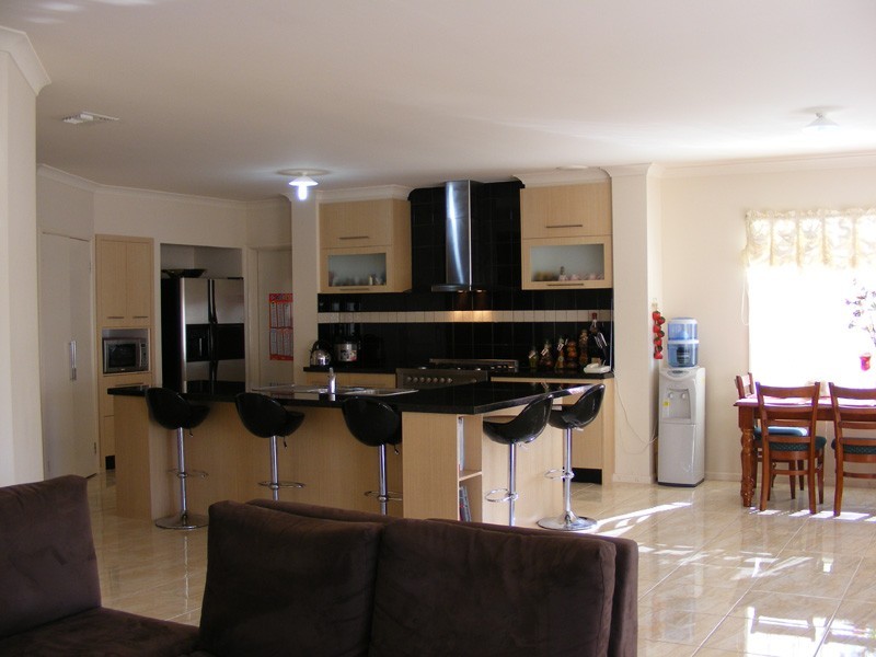 Cairnlea VIC 3023