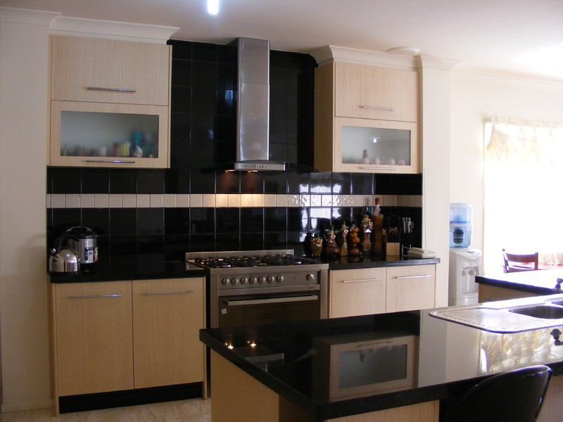 Cairnlea VIC 3023