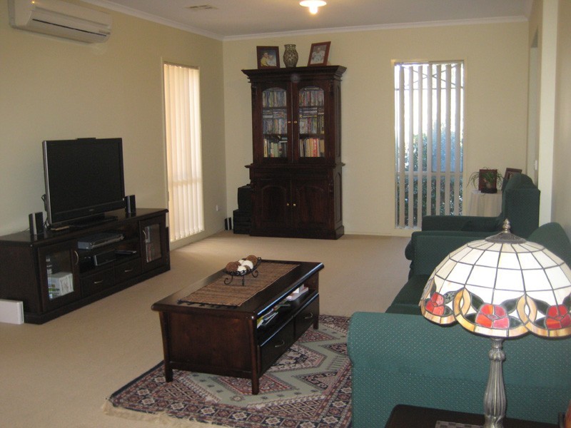 Taylors Hill VIC 3037